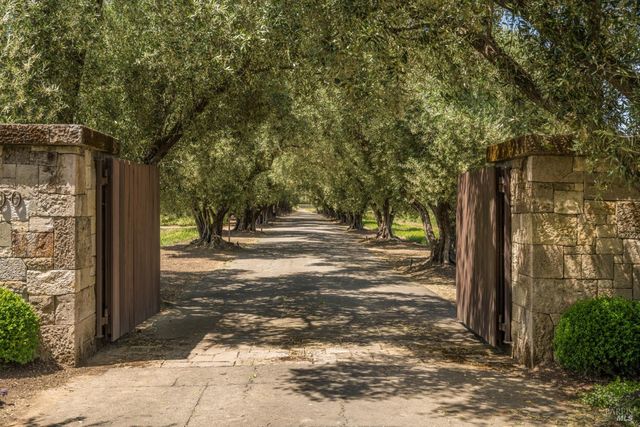 900 Rutherford Rd, Rutherford, CA 94573