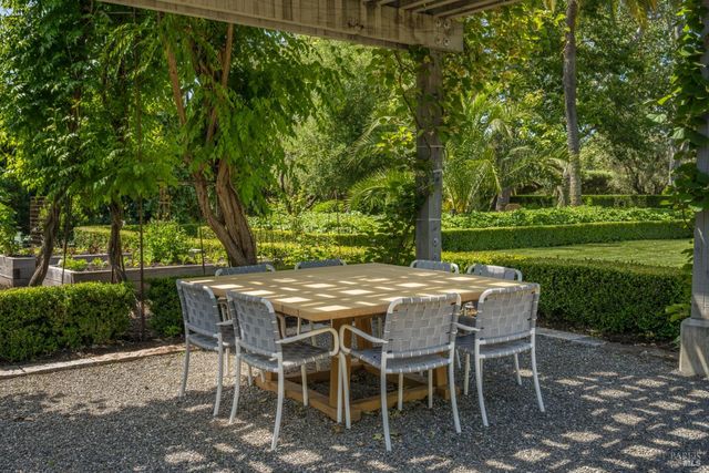 900 Rutherford Rd, Rutherford, CA 94573