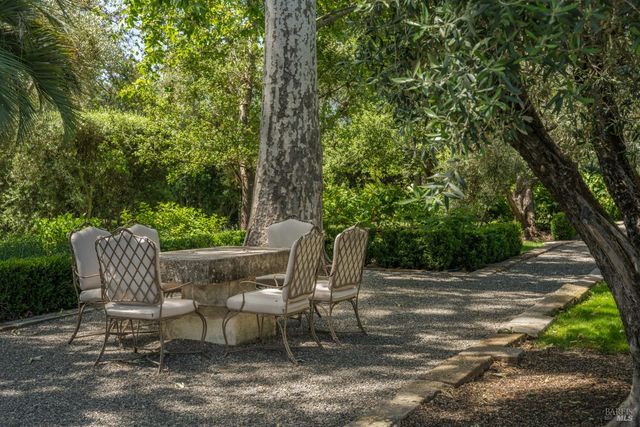 900 Rutherford Rd, Rutherford, CA 94573