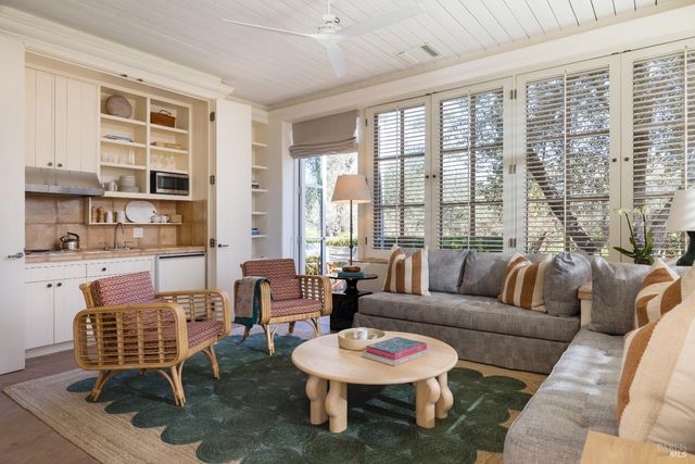 900 Rutherford Rd, Rutherford, CA 94573