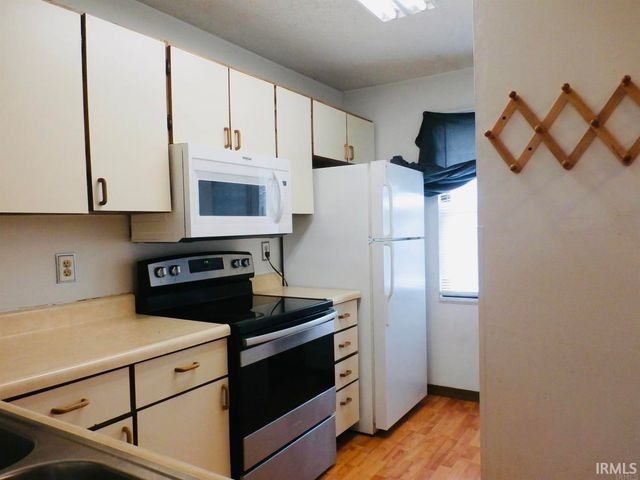 2370 S Henderson Street, Bloomington, IN 47401