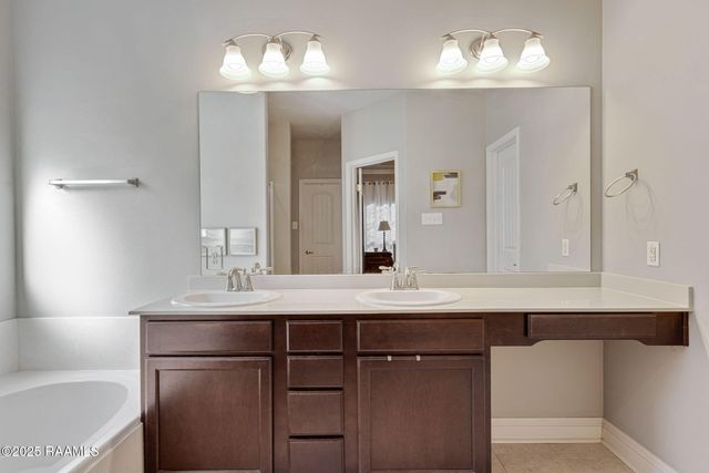 404 Cautillion Drive, Youngsville, LA 70592