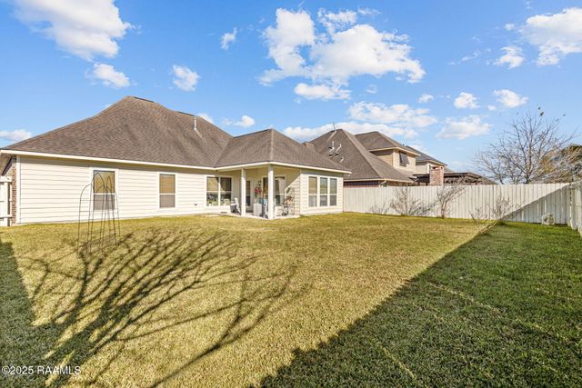 404 Cautillion Drive, Youngsville, LA 70592