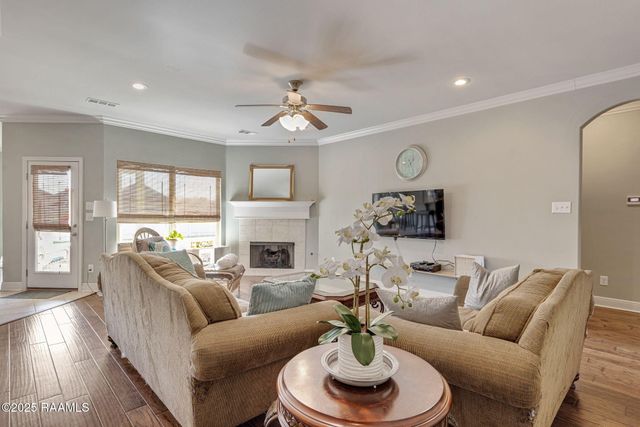 404 Cautillion Drive, Youngsville, LA 70592