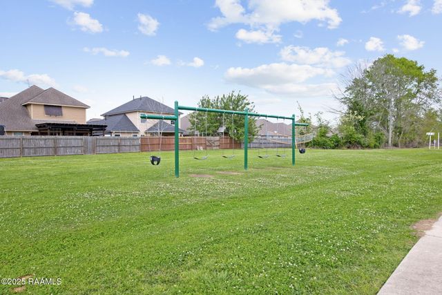 404 Cautillion Drive, Youngsville, LA 70592