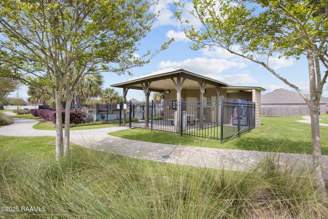 404 Cautillion Drive, Youngsville, LA 70592