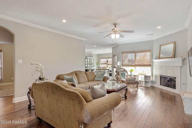 404 Cautillion Drive, Youngsville, LA 70592