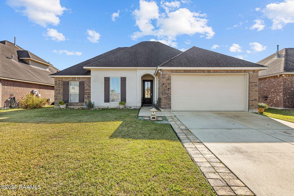404 Cautillion Drive, Youngsville, LA 70592