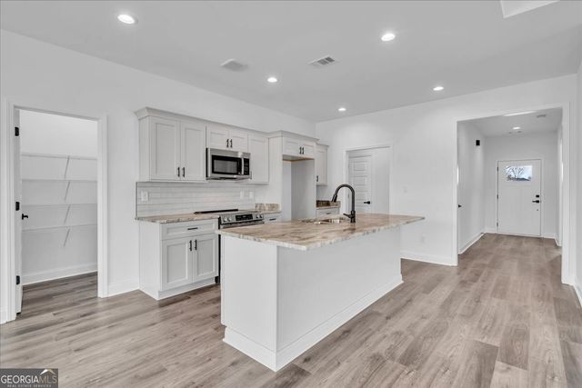165 Early Drive, Byron, GA 31008