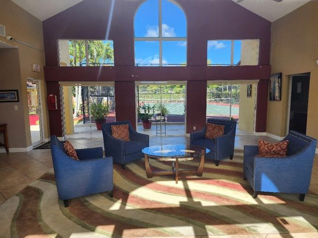 7630 Westwood Drive 328, Tamarac, FL 33321
