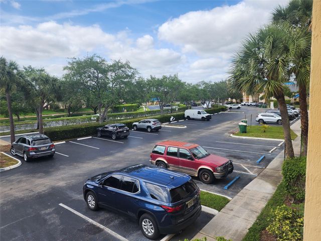 7630 Westwood Drive 328, Tamarac, FL 33321