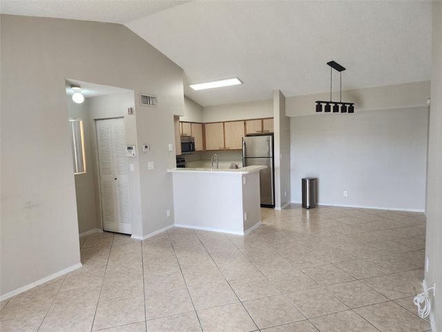 7630 Westwood Drive 328, Tamarac, FL 33321