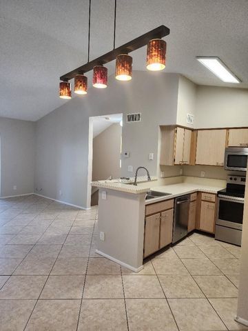 7630 Westwood Drive 328, Tamarac, FL 33321