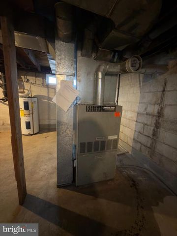 204 OLD WEST PENN AVE, Wernersville, PA 19565