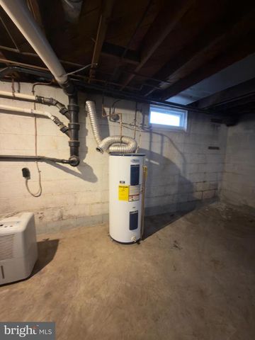 204 OLD WEST PENN AVE, Wernersville, PA 19565