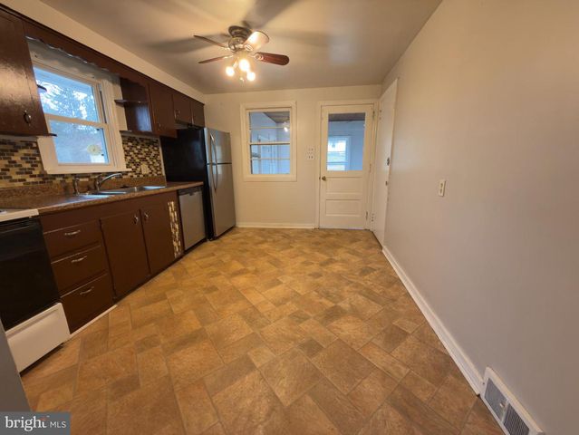 204 OLD WEST PENN AVE, Wernersville, PA 19565