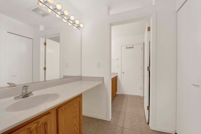 1000 E 53rd Street 603, Chicago, IL 60615
