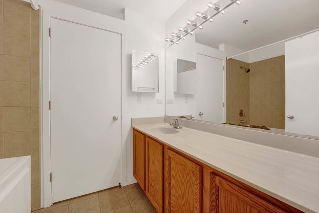 1000 E 53rd Street 603, Chicago, IL 60615