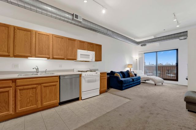 1000 E 53rd Street 603, Chicago, IL 60615