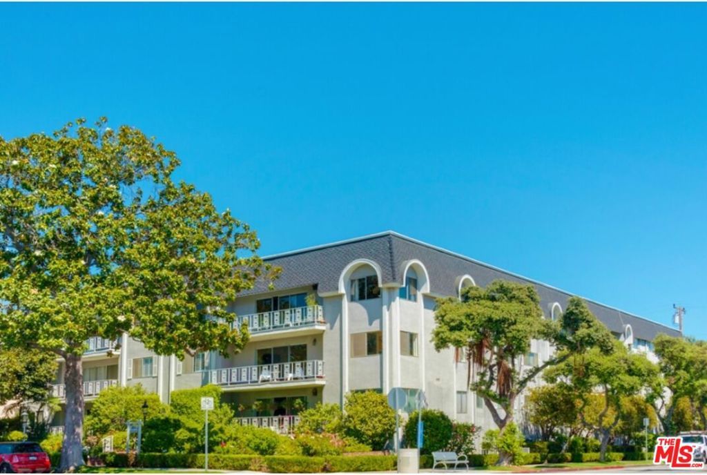 404 San Vicente Boulevard 28, Santa Monica, CA 90402 — exterior