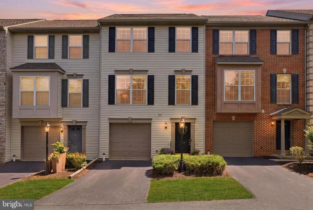 209 SEPTEMBER WAY, York, PA 17403