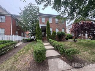 10 Park Square, Metuchen, NJ 08840