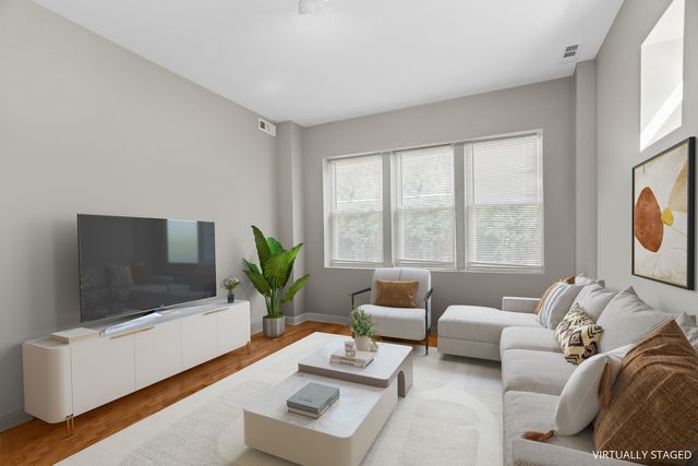 2811 W WASHINGTON Boulevard 301, Chicago, IL 60612