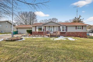 516 Sunnyslope Drive, Flushing, MI 48433