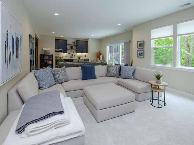 6583 W Hidden Lake Circle, Richland Twp, MI 49083