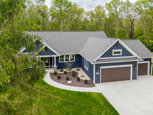6583 W Hidden Lake Circle, Richland Twp, MI 49083