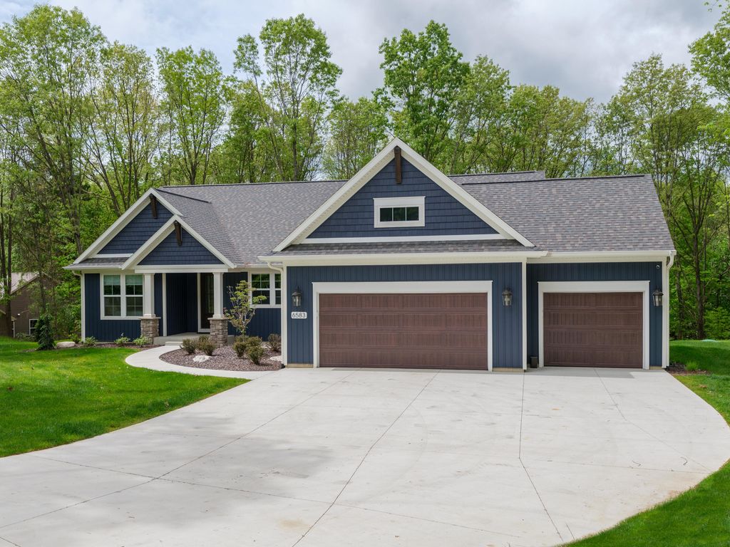 6583 W Hidden Lake Circle, Richland Twp, MI 49083