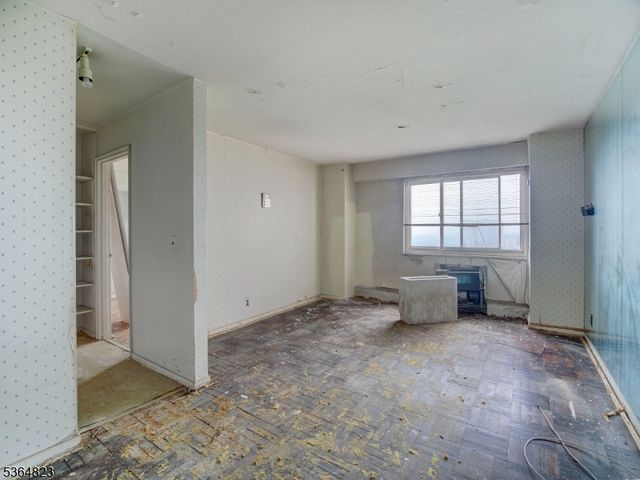 377 S Harrison St 18NN, East Orange City, NJ 07018