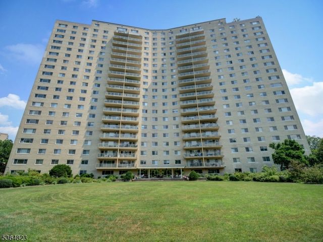 377 S Harrison St 18NN, East Orange City, NJ 07018