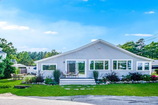44 Oakdale Ave, Marion, MA 02738