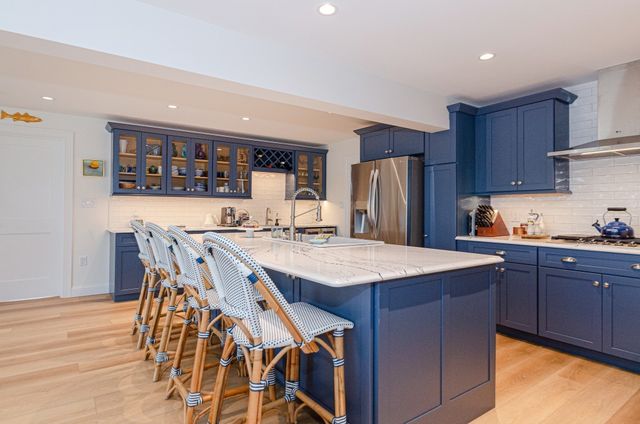 44 Oakdale Ave, Marion, MA 02738