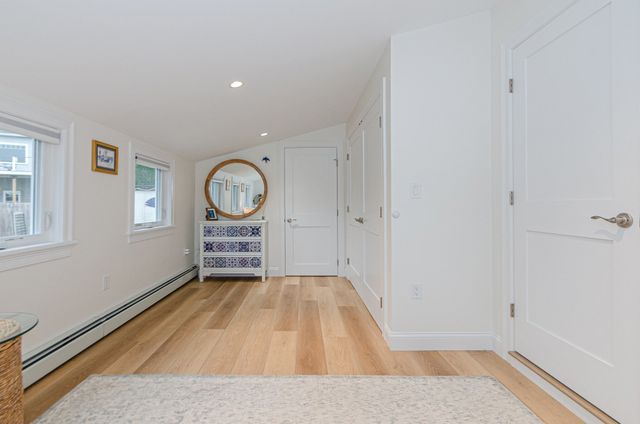 44 Oakdale Ave, Marion, MA 02738