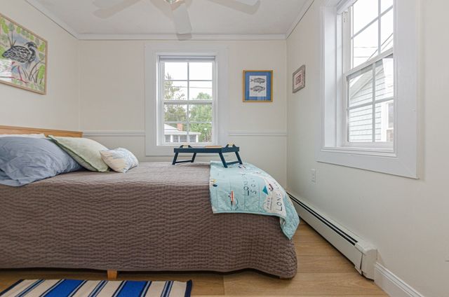44 Oakdale Ave, Marion, MA 02738