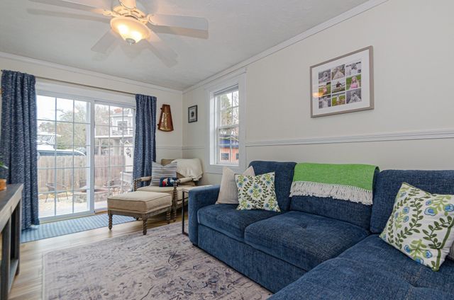 44 Oakdale Ave, Marion, MA 02738