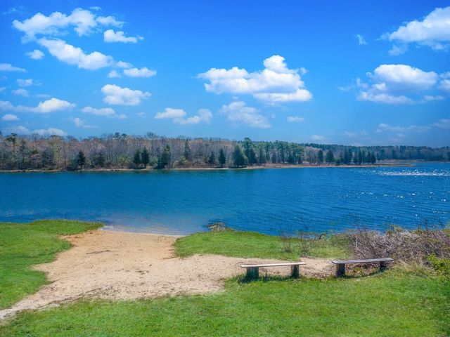 44 Oakdale Ave, Marion, MA 02738