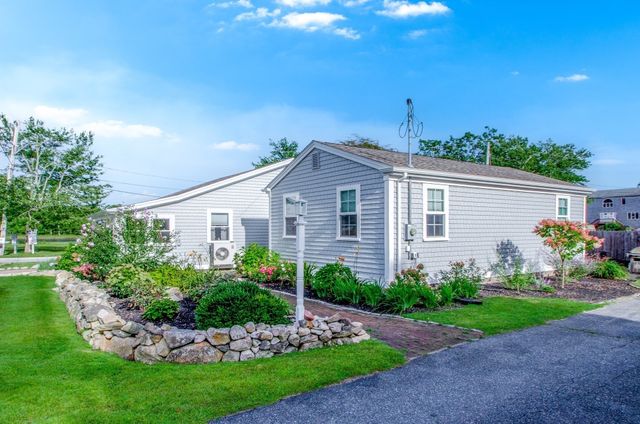 44 Oakdale Ave, Marion, MA 02738