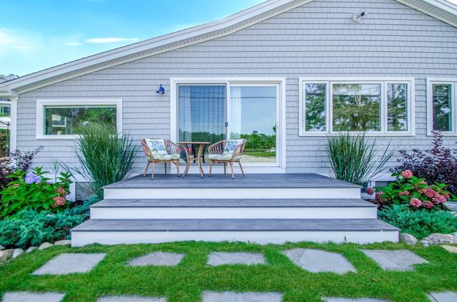 44 Oakdale Ave, Marion, MA 02738