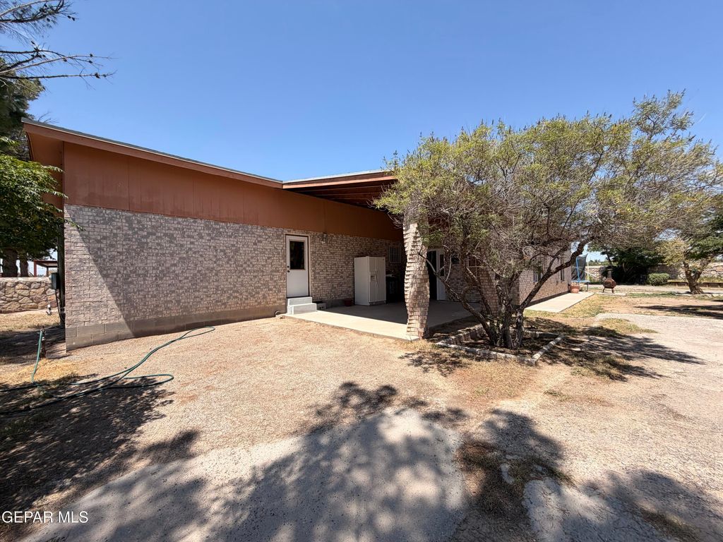 12760 CRISANTEMO Drive, San Elizario, TX 79849