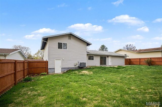 1839 Lakemont Lane, St Louis, MO 63138