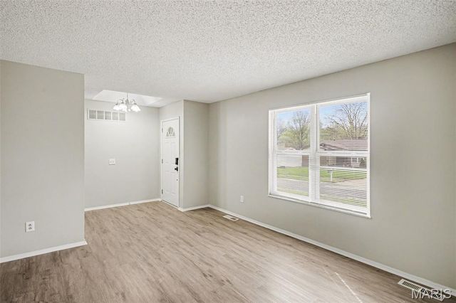 1839 Lakemont Lane, St Louis, MO 63138