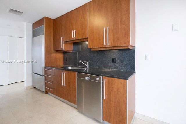 901 Brickell Key Blvd 1603, Miami, FL 33131