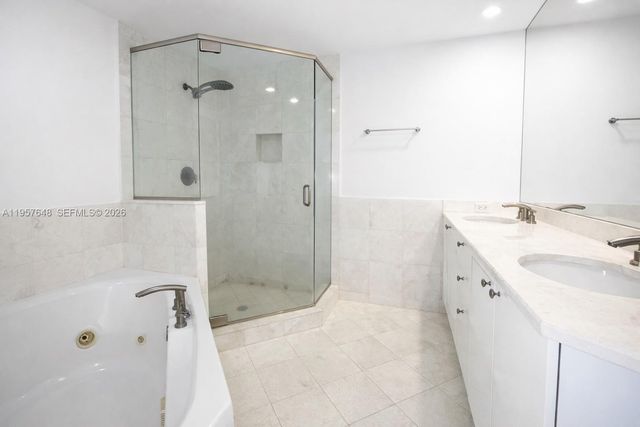 901 Brickell Key Blvd 1603, Miami, FL 33131