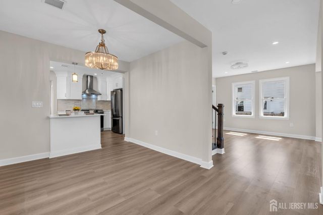 21 Market Street, Edison, NJ 08817