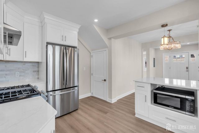 21 Market Street, Edison, NJ 08817