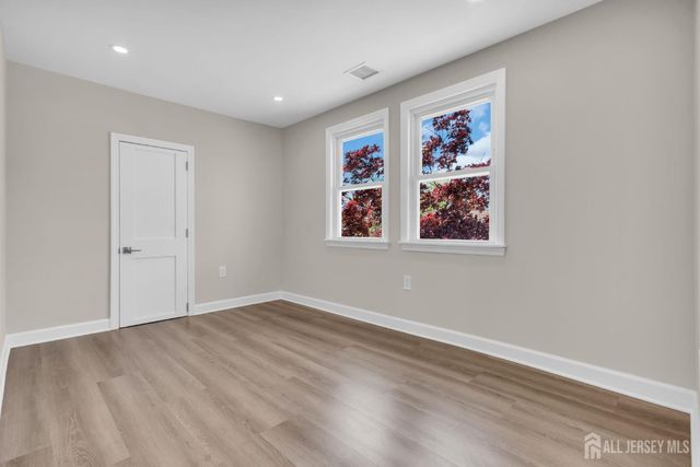 21 Market Street, Edison, NJ 08817