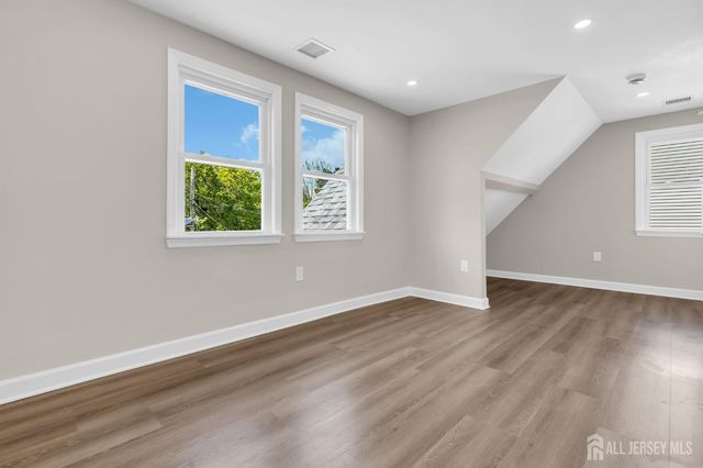 21 Market Street, Edison, NJ 08817